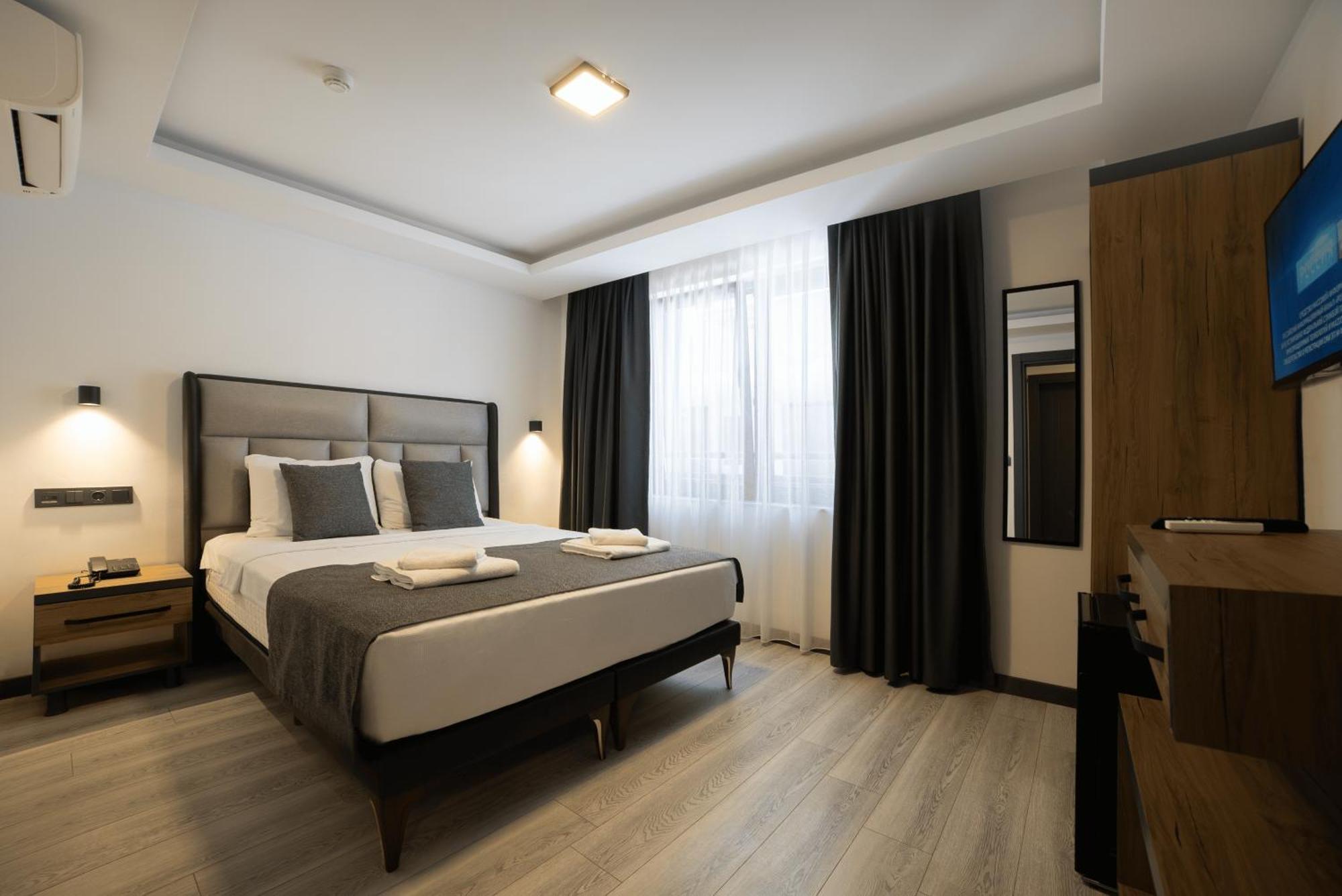 Kriti Hotel Анталия Екстериор снимка