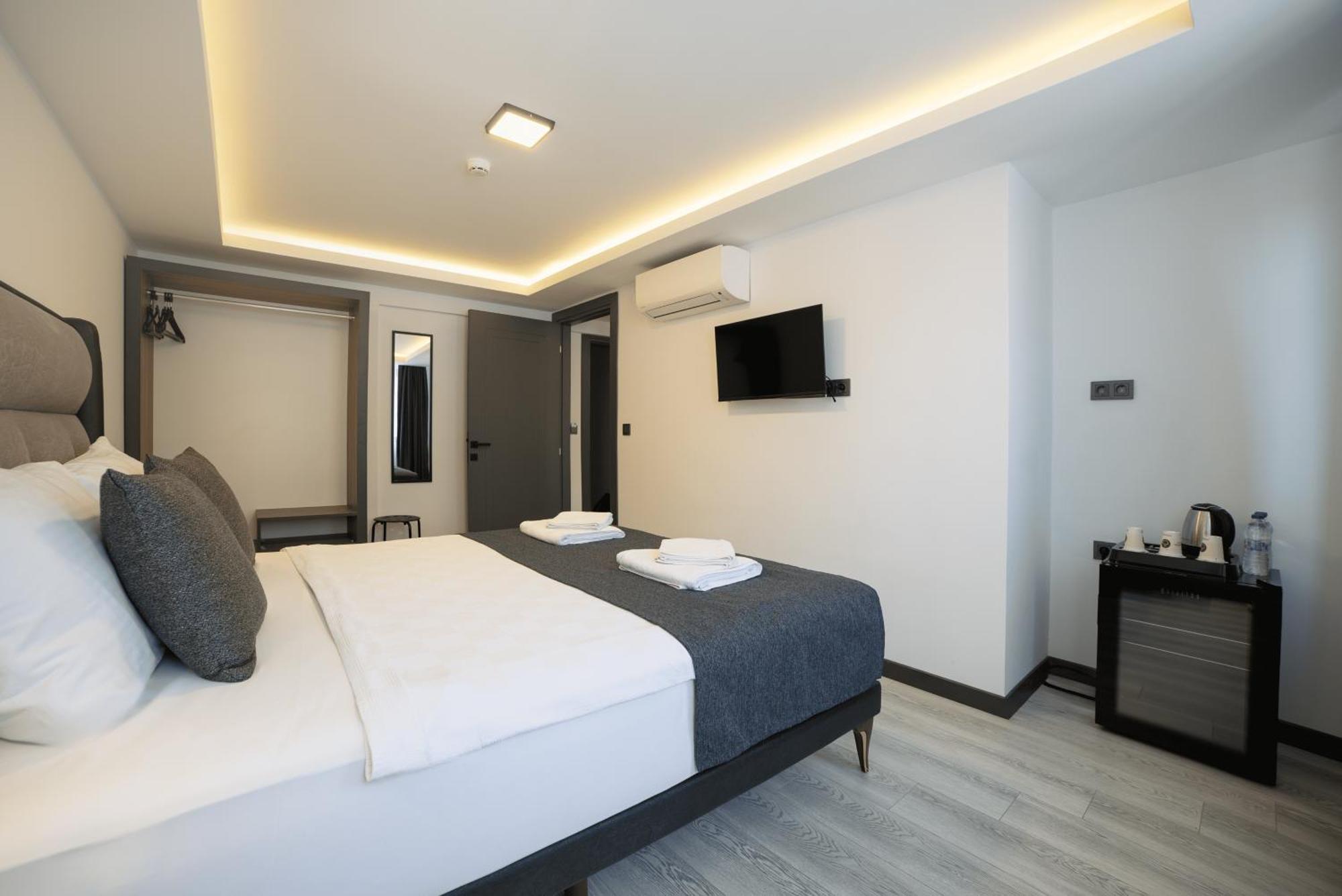 Kriti Hotel Анталия Екстериор снимка