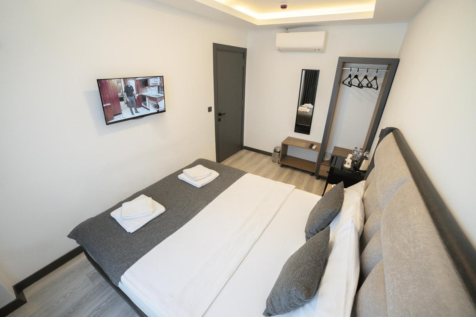 Kriti Hotel Анталия Екстериор снимка