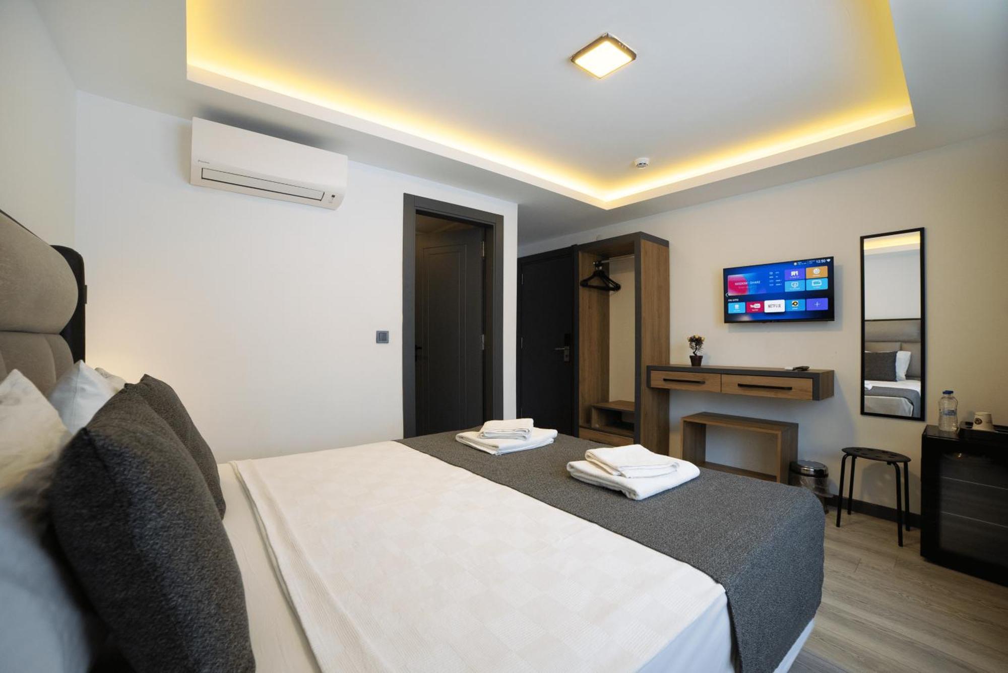 Kriti Hotel Анталия Екстериор снимка