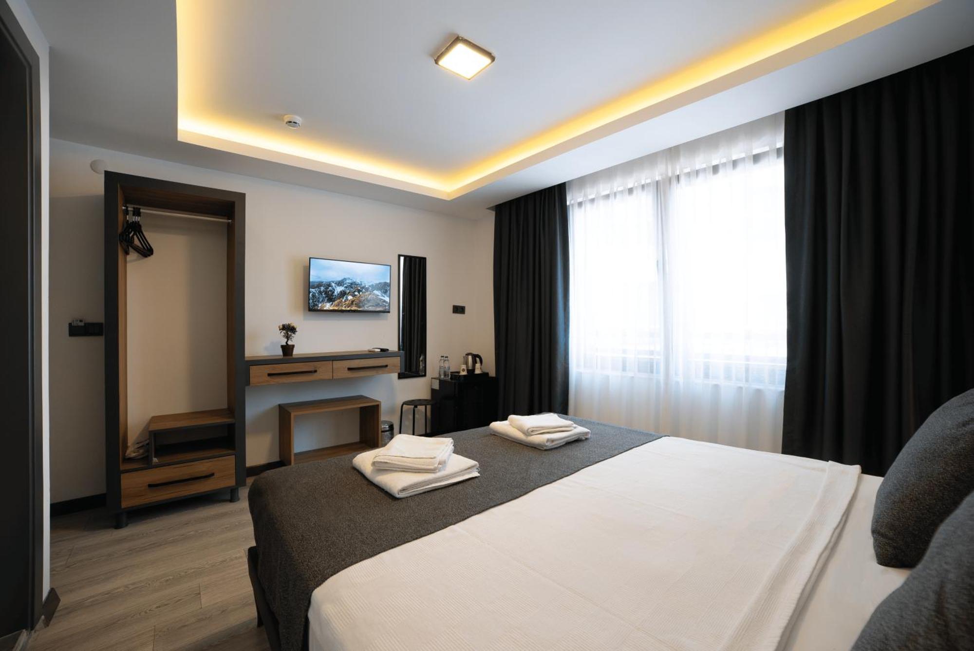 Kriti Hotel Анталия Екстериор снимка