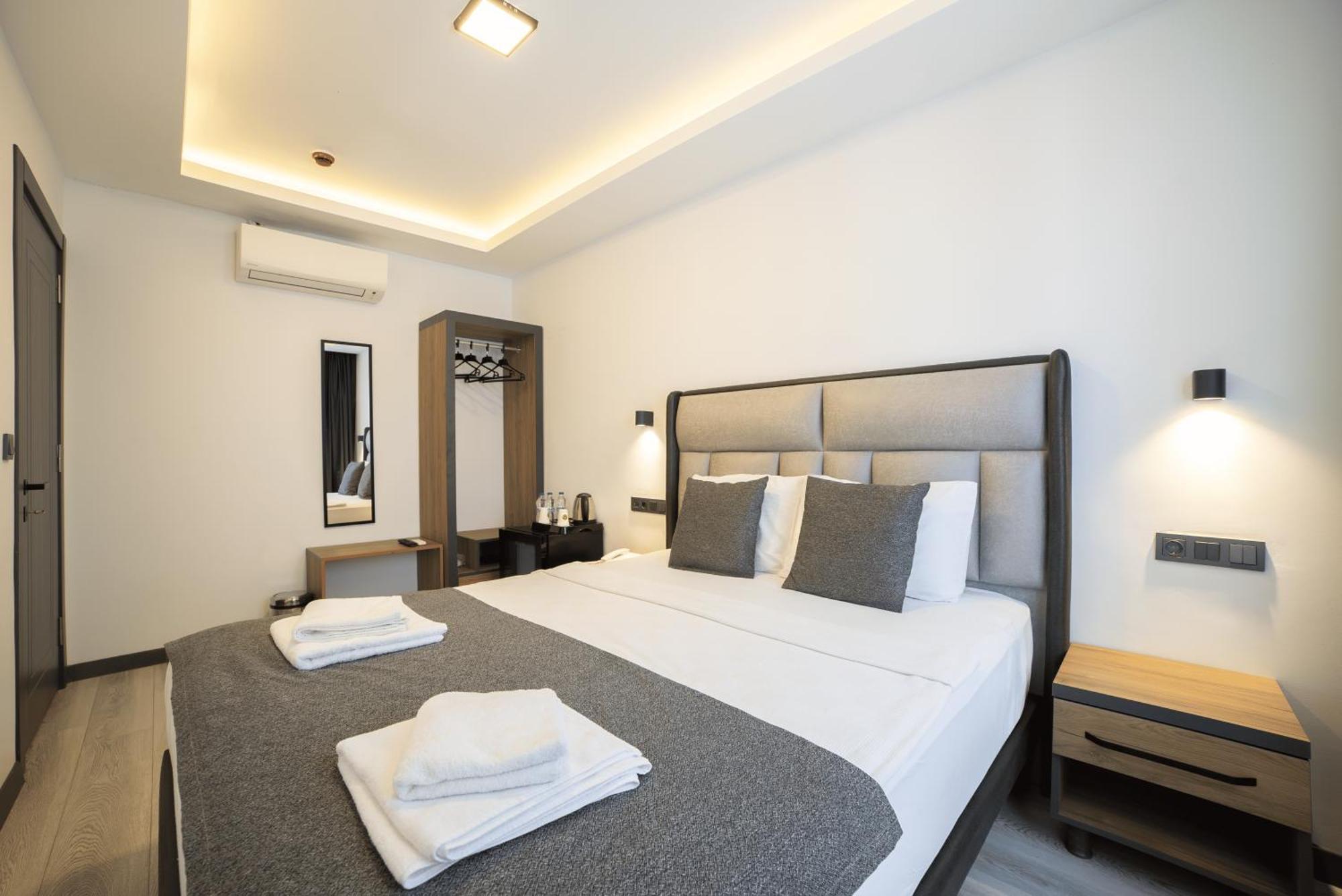Kriti Hotel Анталия Екстериор снимка