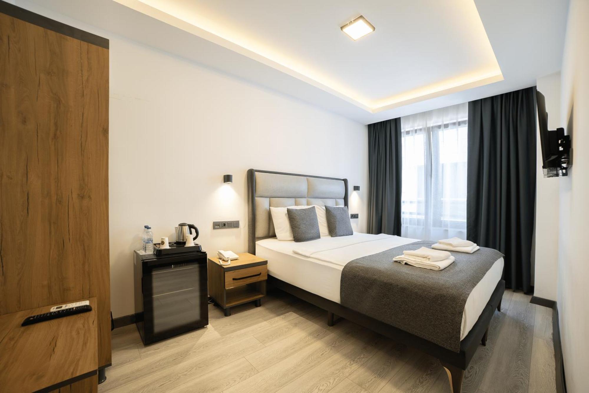 Kriti Hotel Анталия Екстериор снимка