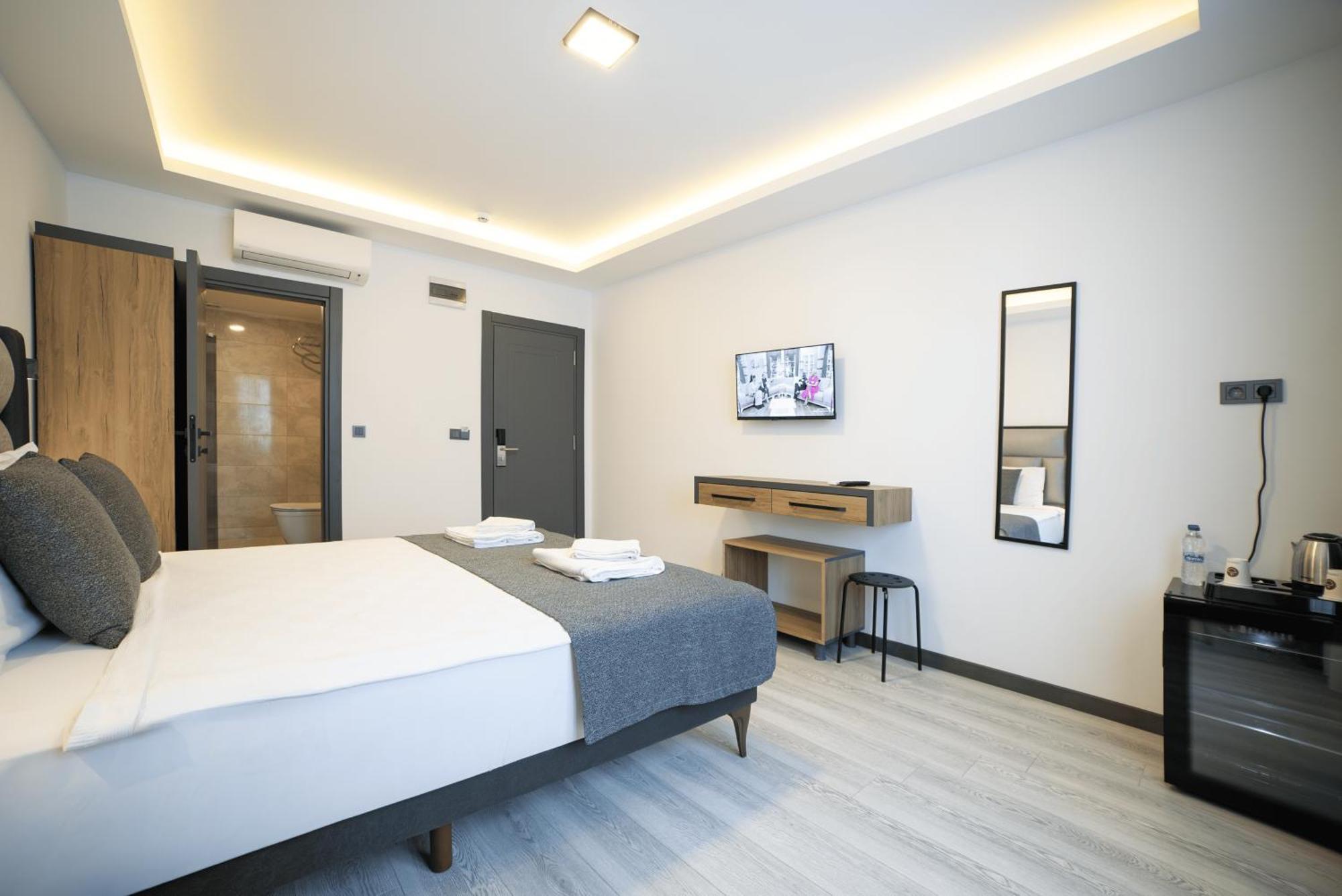 Kriti Hotel Анталия Екстериор снимка